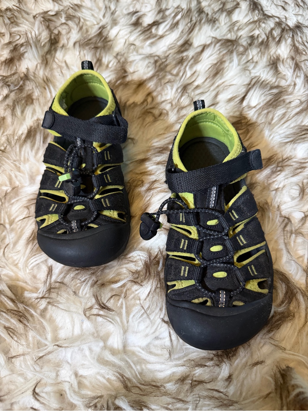 Keen Kids Newport H2 Waterproof Sandal Black Lime Green Youth Size 2